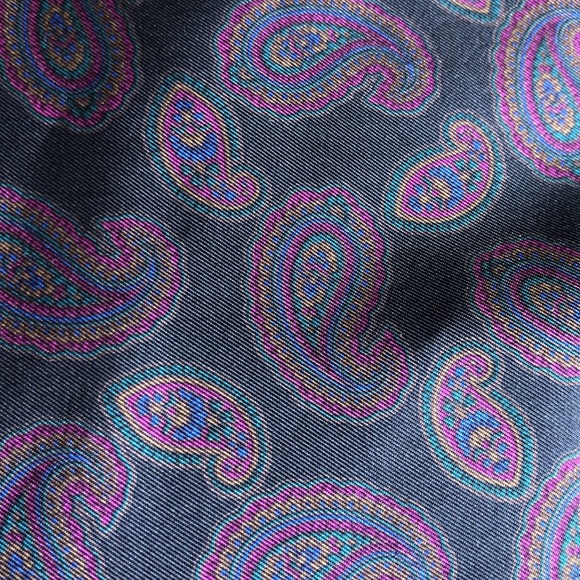 Authentic Vintage Gorgeous Pierre Balmain silk/wool scarf made Italy - Picture 9 of 12